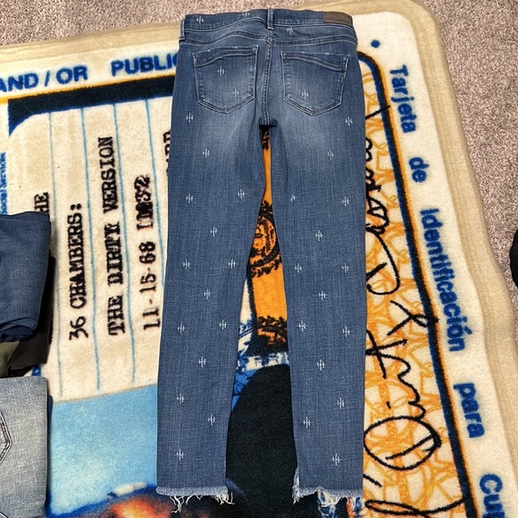 Express Mid Rise Jean - Picture 4 of 6
